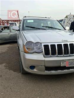 جیپ گراند شیرۆکی